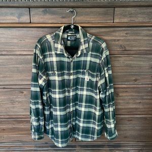 Men’s Carhartt flannel fleece lined shirt jacket.
